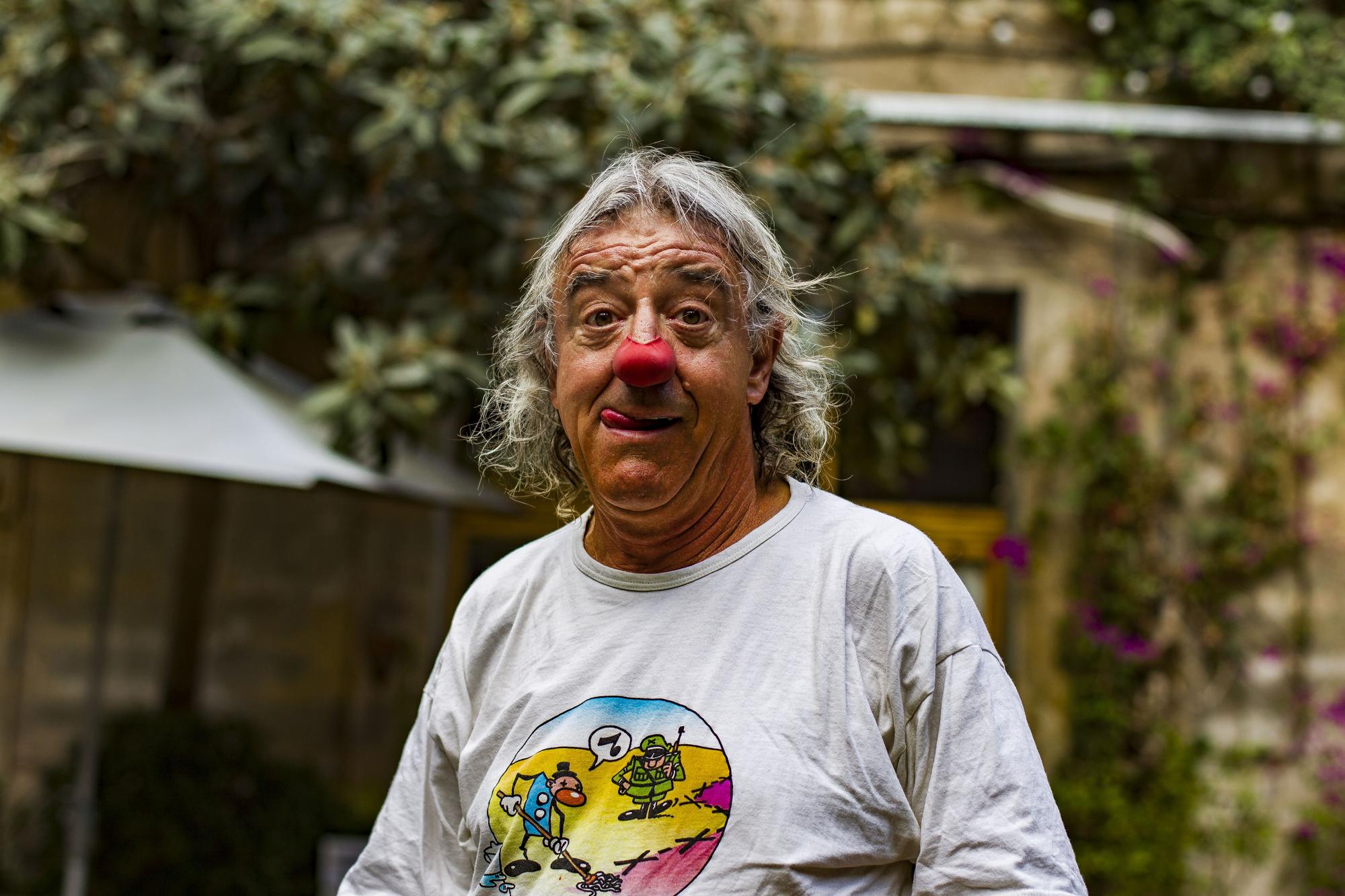 Tortell Poltrona'dan Priorat Turunda Bölgesel Edebiyata Övgü: "Lo Mig del Món"