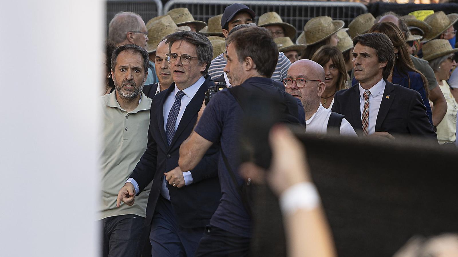 Barselona'da Yargı Hamlesi: Puigdemont'un Kaçışına Yardım Eden Polisler Yargılanacak