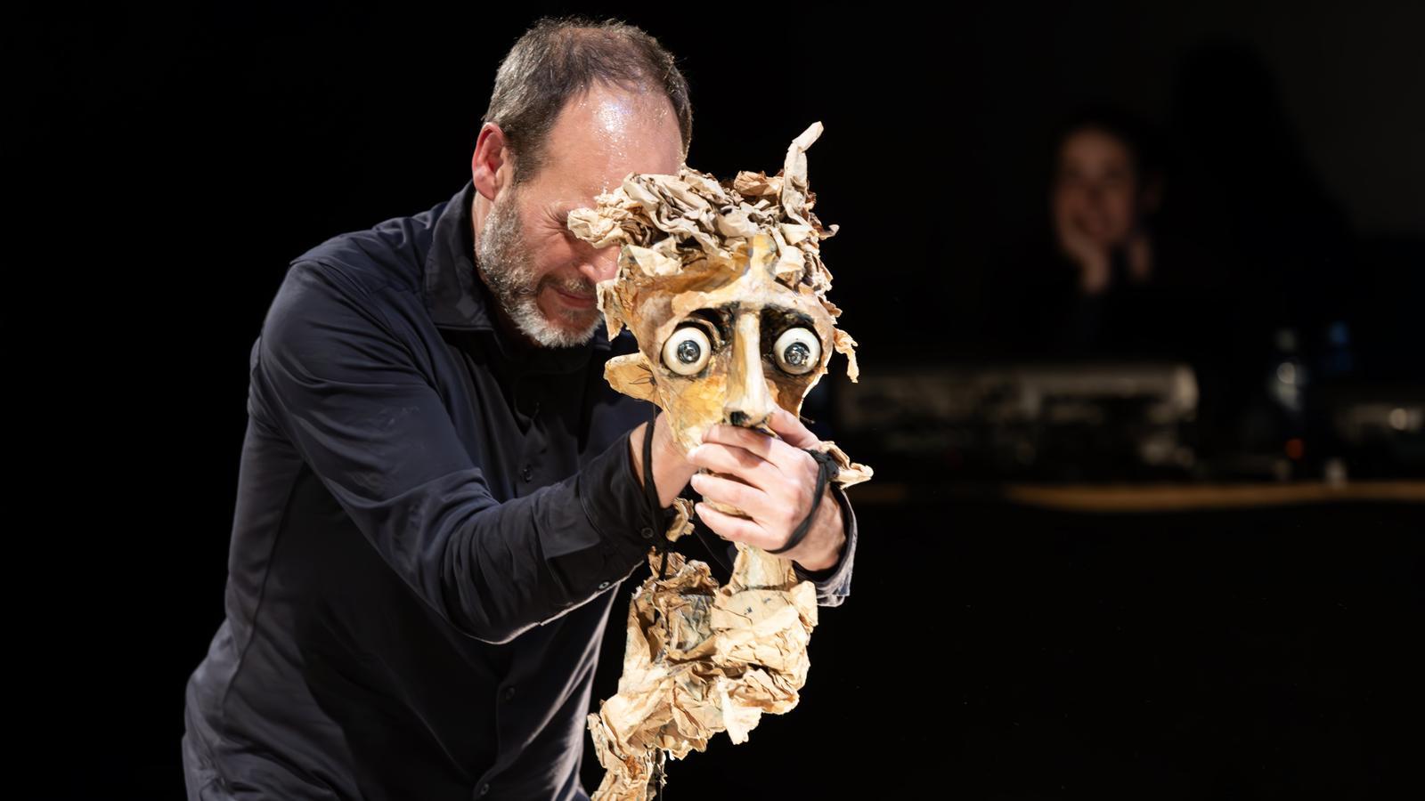 Javier Aranda'nın 'Saeta' Gösterisi Barselona'da: Gelenek ve Modernliğin Dansı
