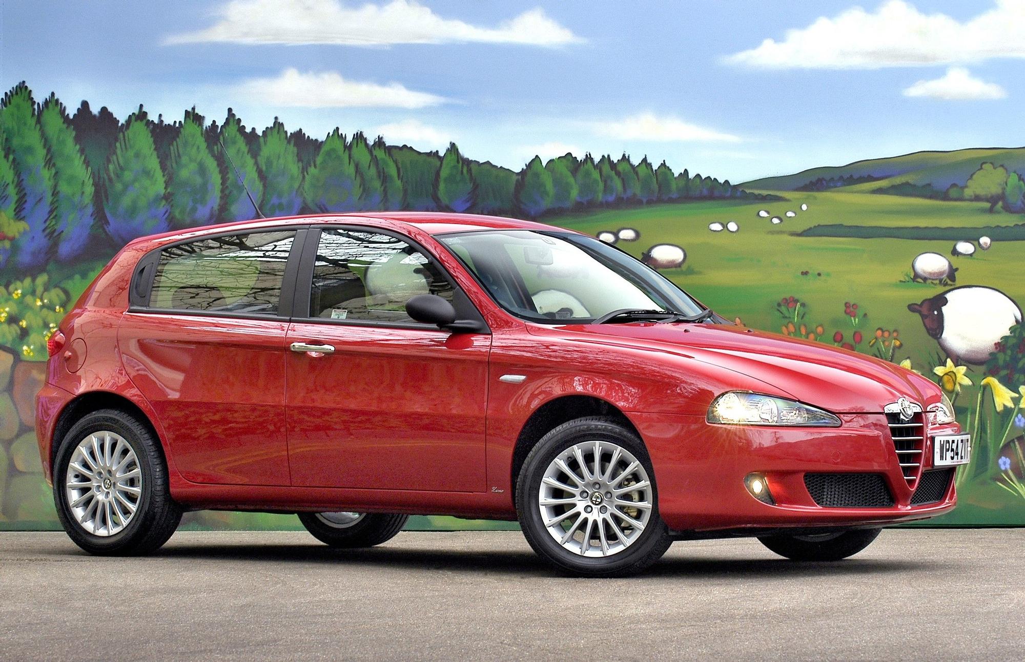 Alfa Romeo'dan Elektrikli 147 Sürprizi: Retro Akımına Yeniden Katılıyor