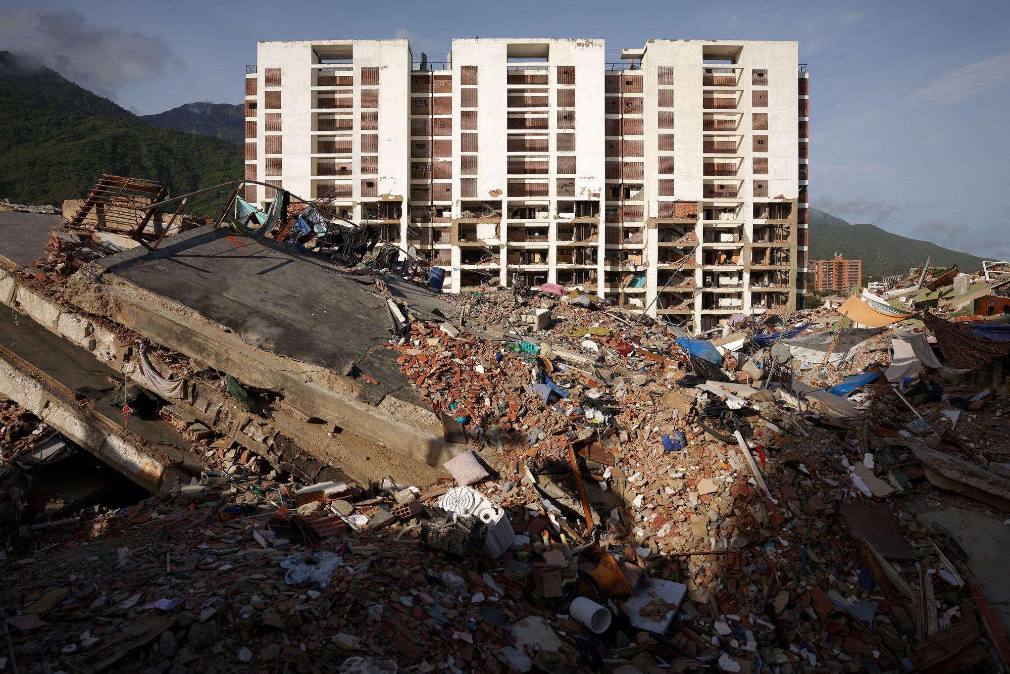 Venezuela'da Çifte Deprem Felaketi: Can Kaybı 4.561'e Yükseldi