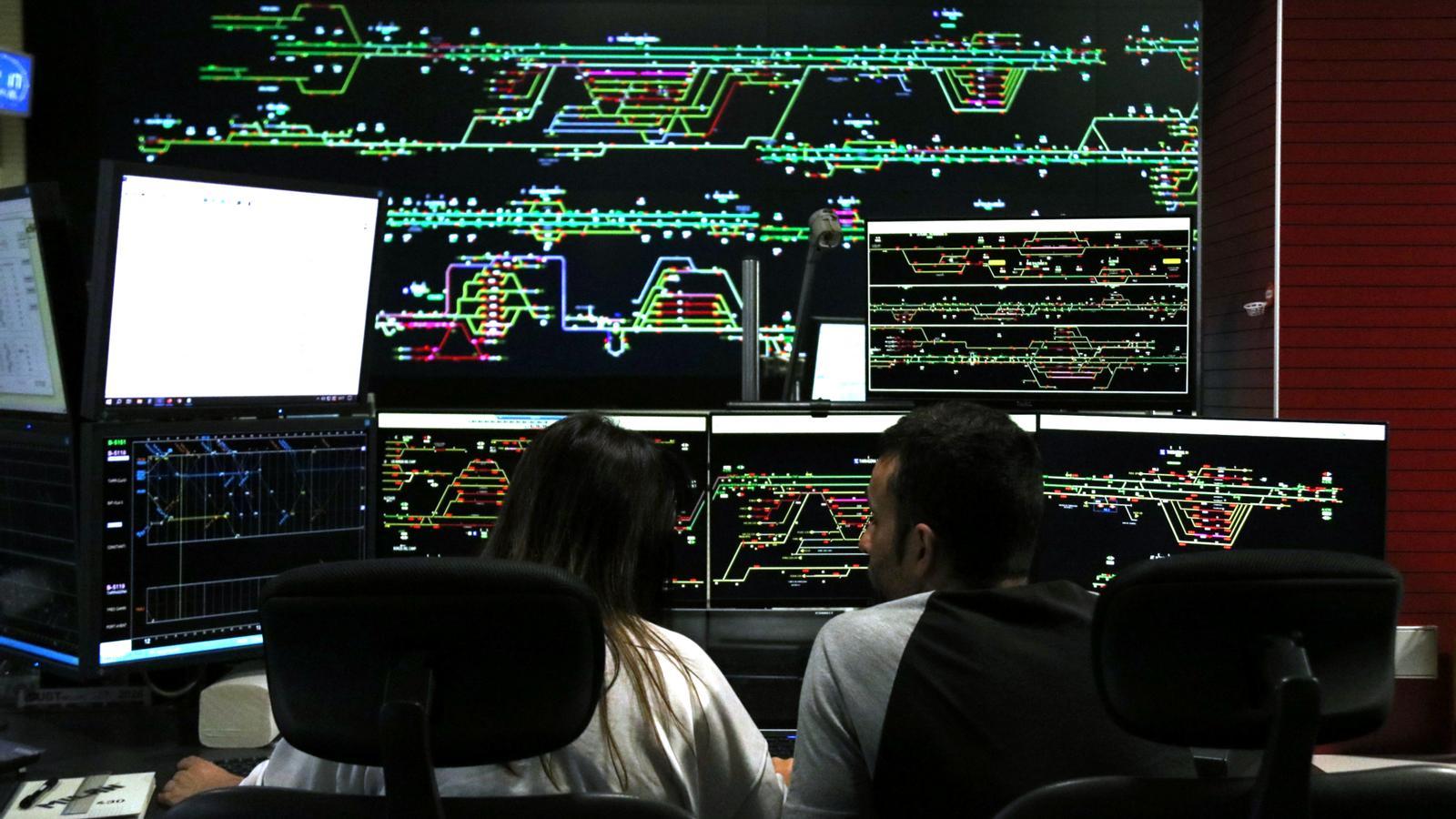 Katalonya'da Papa Ziyareti Sırasında Tren Kaosu: Rodalies Ağında Hizmet Durdu