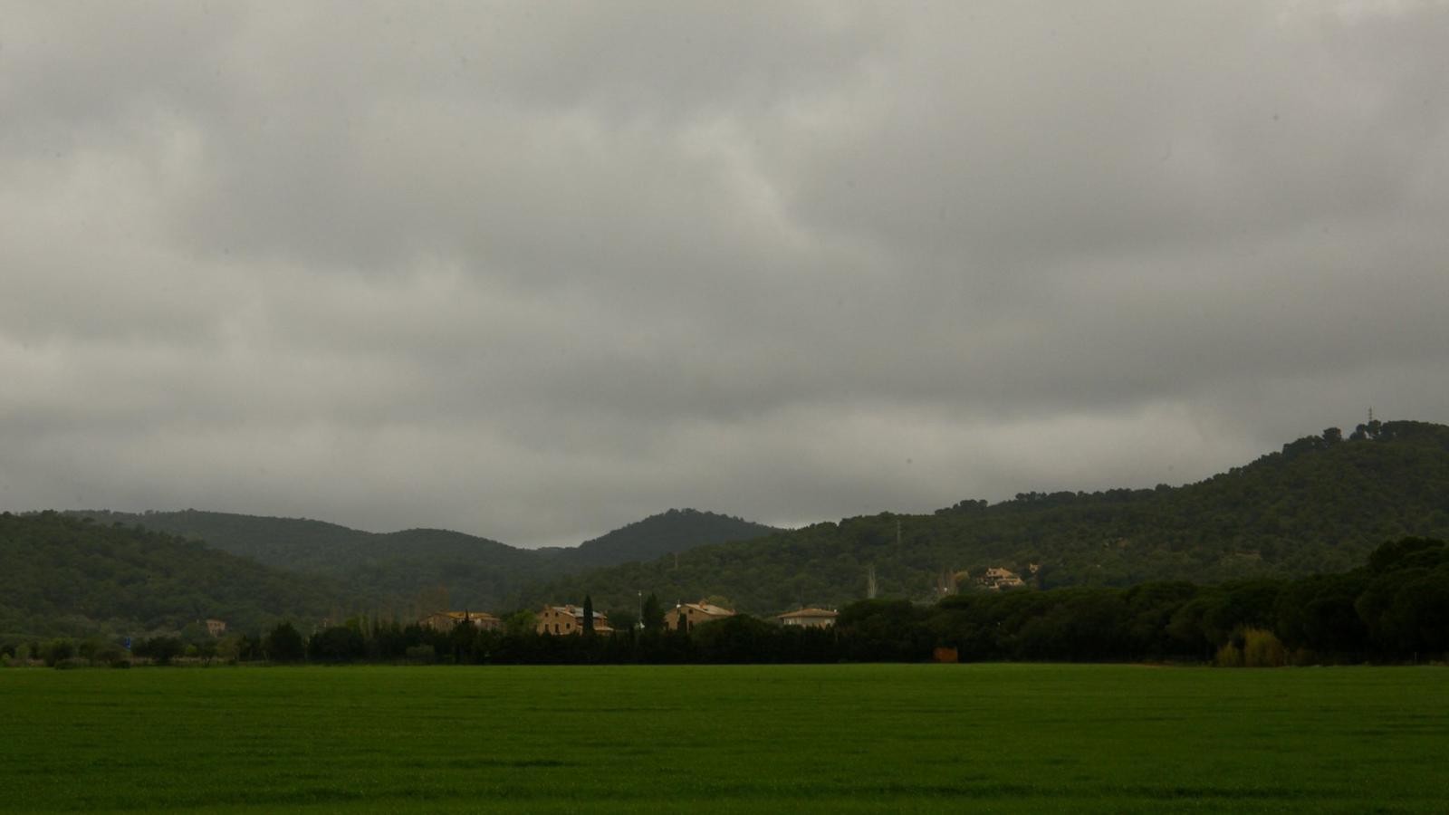 Regina Fırtınası İber Yarımadası'nı Vuruyor: Katalonya'da Çamurlu Yağış ve Kar Bekleniyor