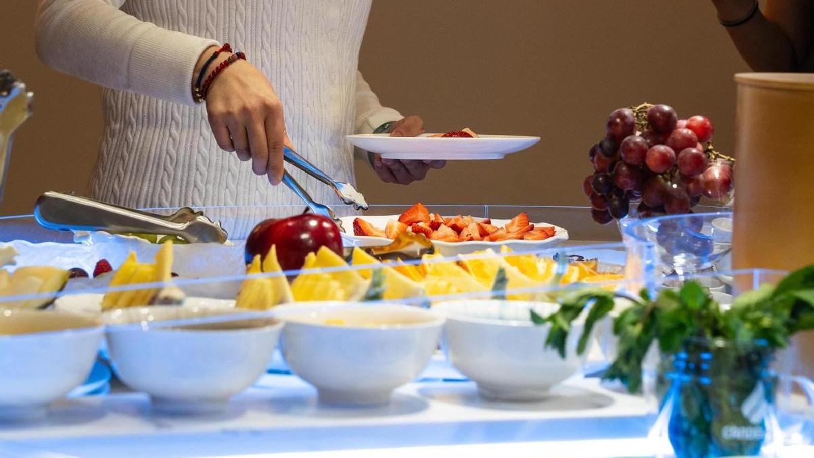 Barselona'nın Kalbinde Yeni Bir Lezzet Durağı: Blau i Verd'in Akdeniz Açık Büfe Deneyimi