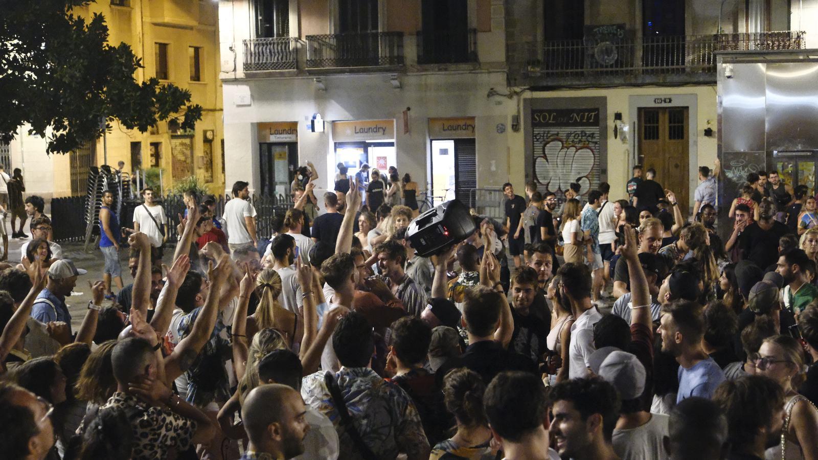 Gràcia Festivalleri Başlıyor: Barselona'da Komşu Şikayetleri ve Kültürel Coşku