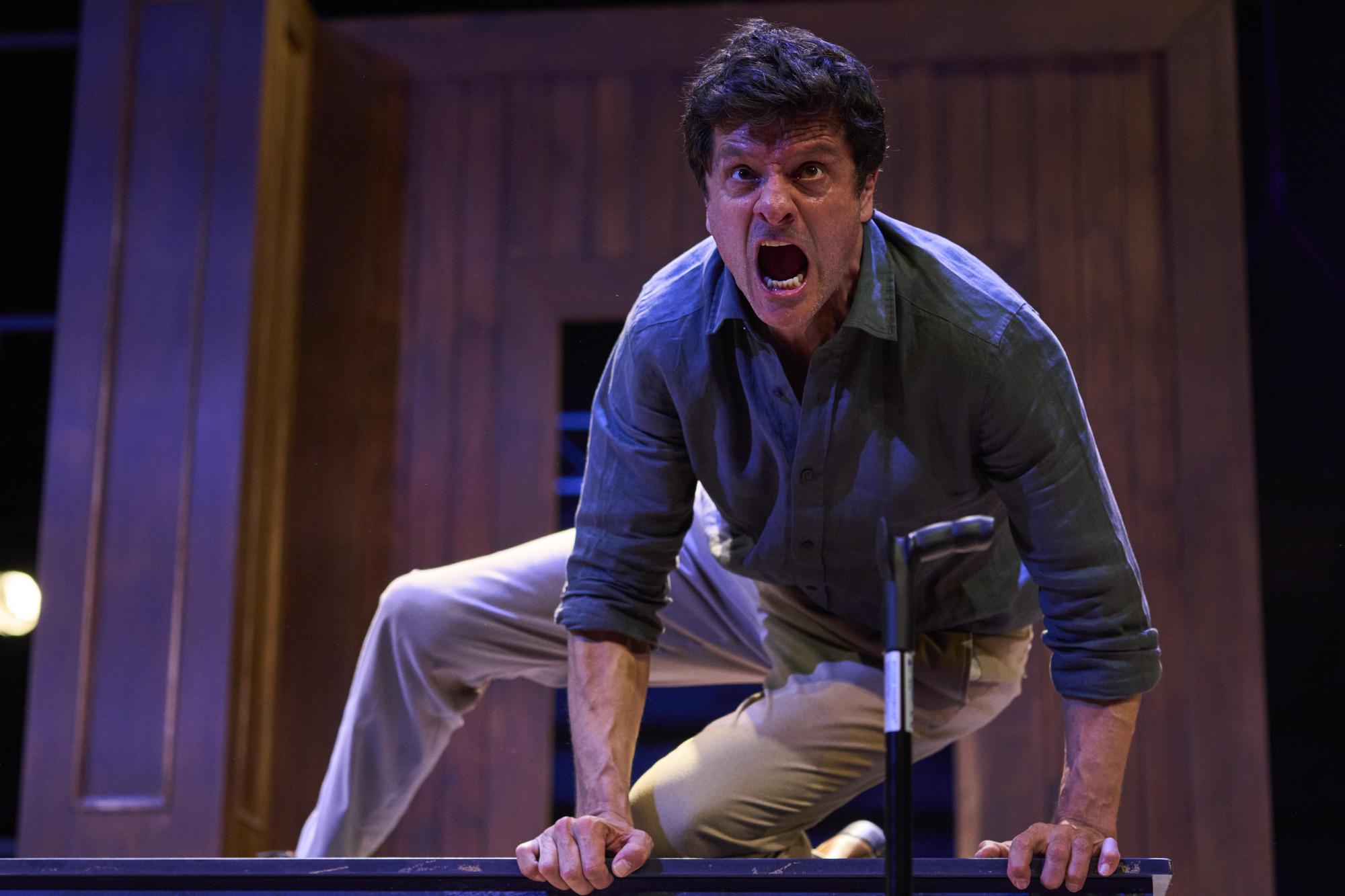 Joel Joan'dan 'Vanya Dayı' Sonrası Gözyaşları: Sahnenin Büyüsü