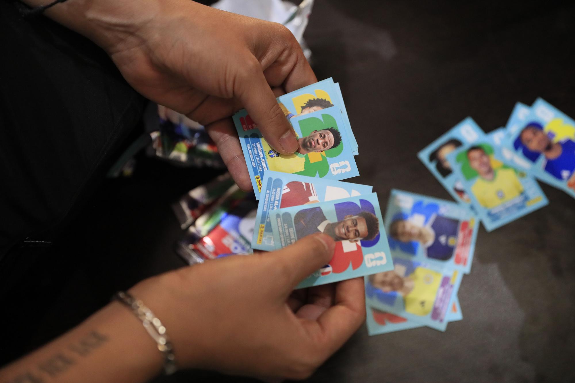 Dünya Kupası Ateşi İspanya'yı Sardı: Panini Çıkartmaları Kıtlığı Başladı!