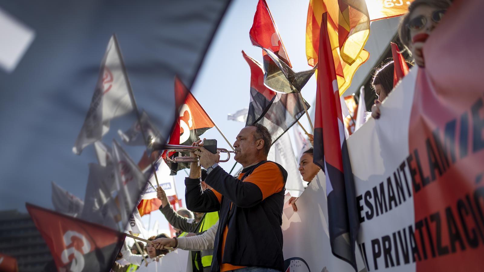 Katalonya'da Rodalies Grevi İptal Edildi: Çift Grev Kaosu Önleniyor