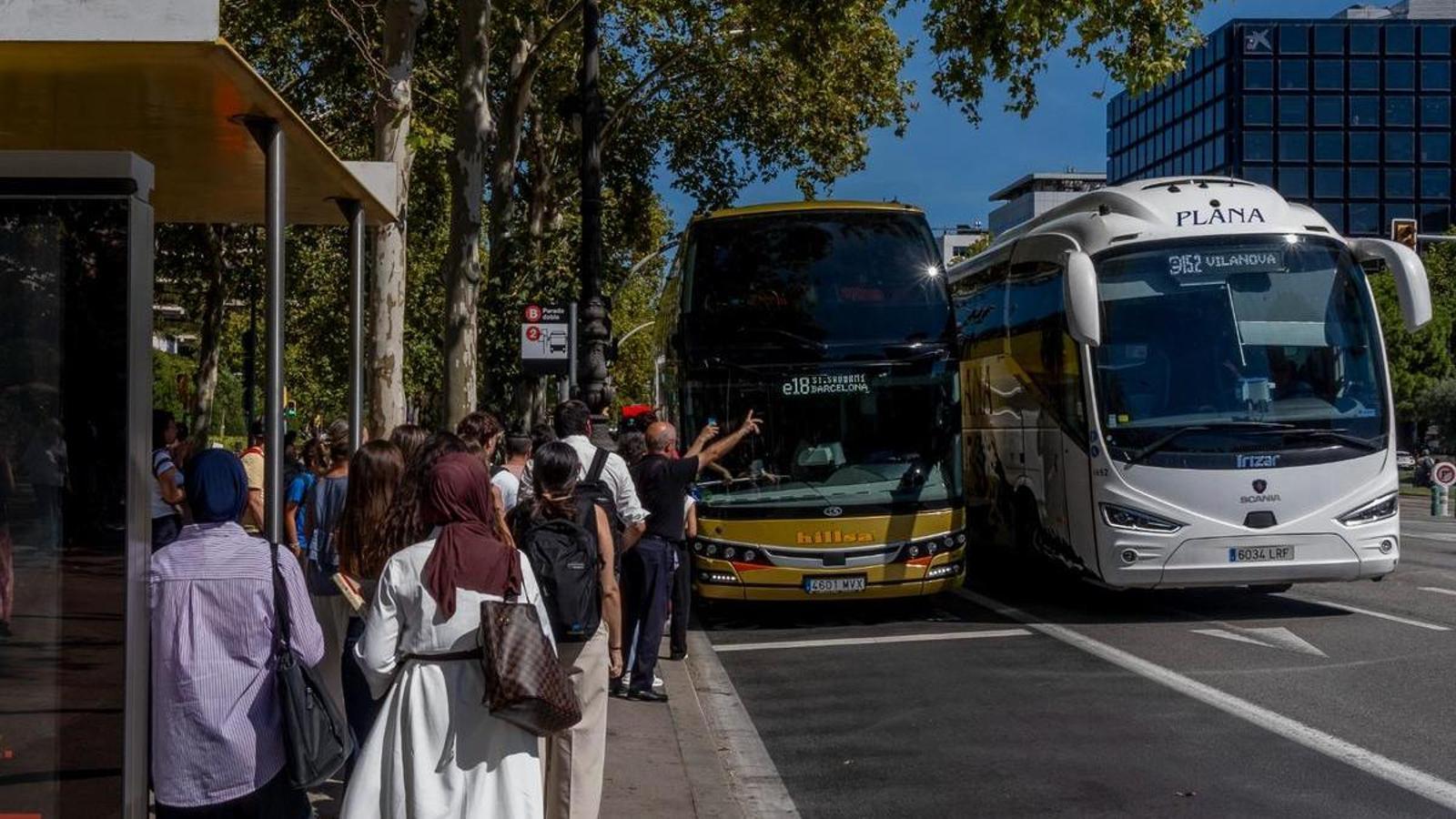 Barselona'nın Diagonal Caddesi'ndeki Otobüs Kaosu: Yeni Önlemler Yetmedi!