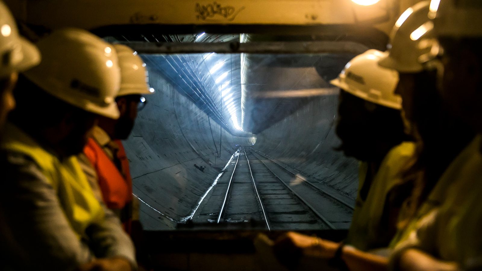 Barselona'nın L9 Metrosu: 6 Milyar Euro Ek Maliyet ve Çöküntüyle Gelen 'Sonsuz Proje'