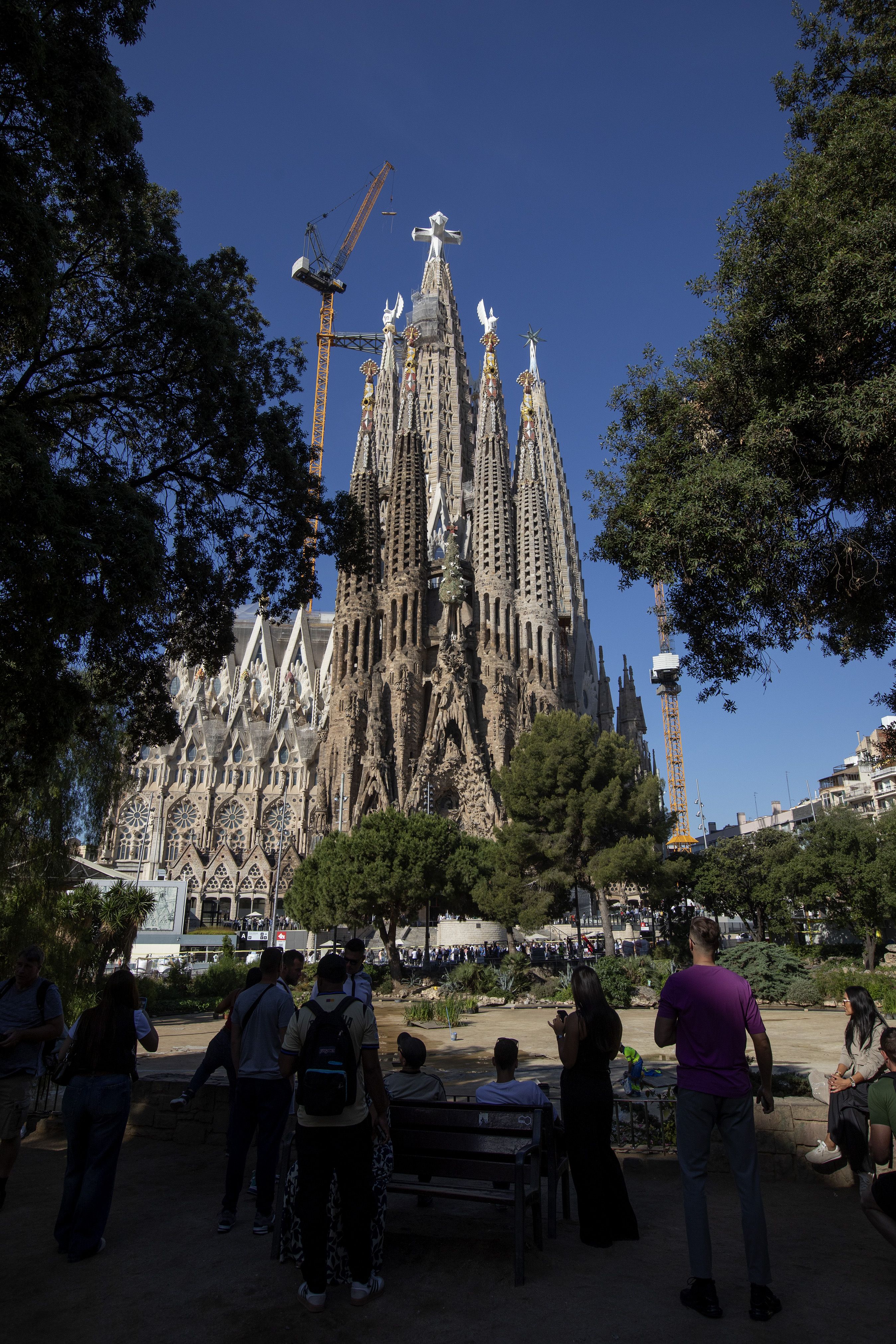 Barselona'nın Bitmeyen Şaheseri Sagrada Familia: Sanatsal Deha ve Süregelen Tartışmalar