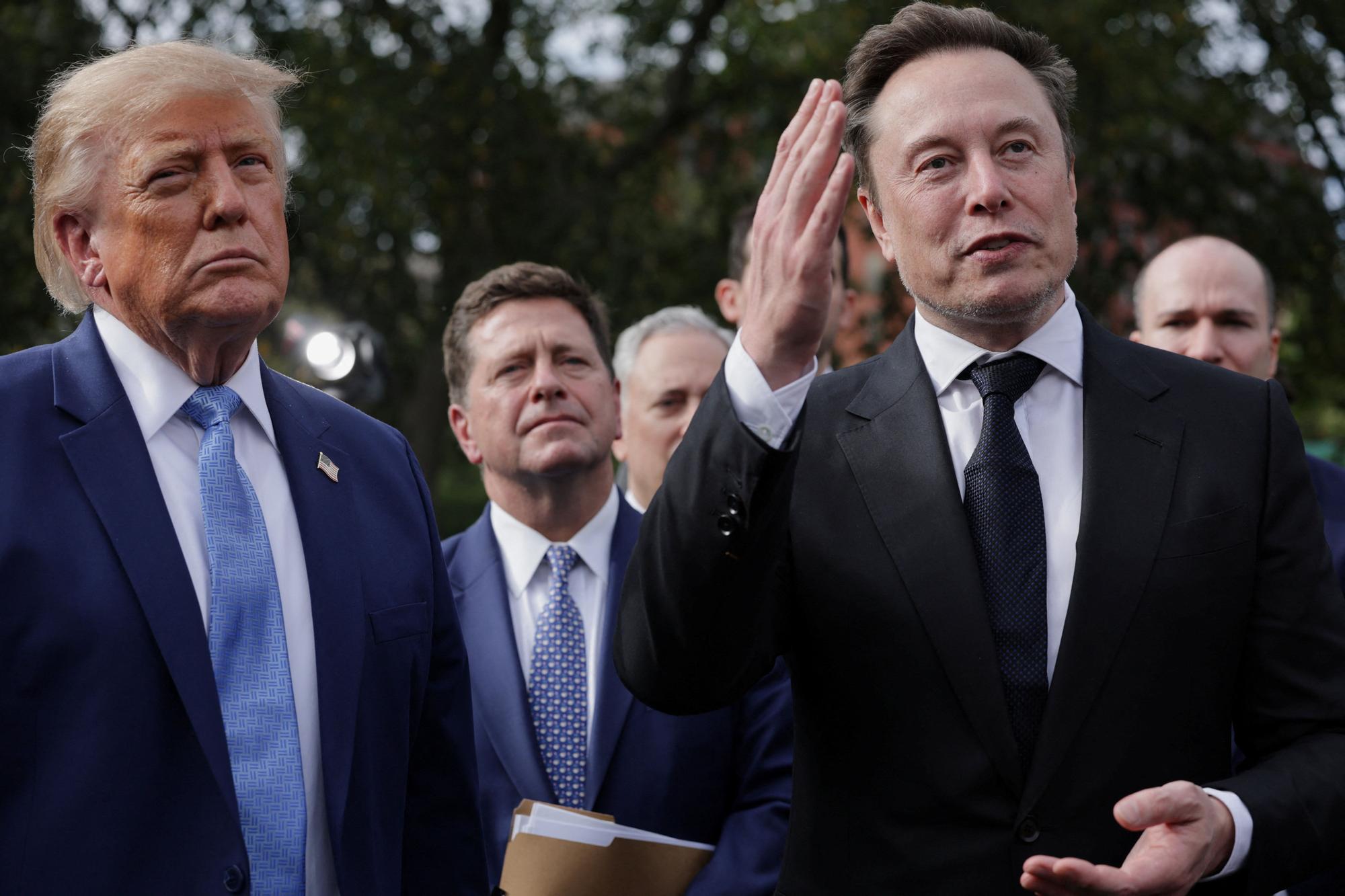 Trump'ın Yapay Zeka Grok'a Venezuela Sorusu: Jeopolitikte Yeni Bir Dönem mi?