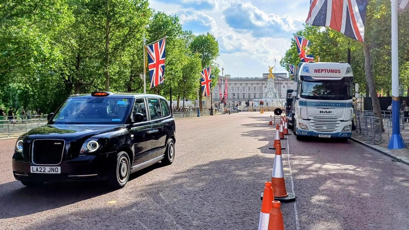 Londra'da Robotaksi Dönemi Başlıyor: Uber ve Wayve'e İlk Ticari Lisanslar