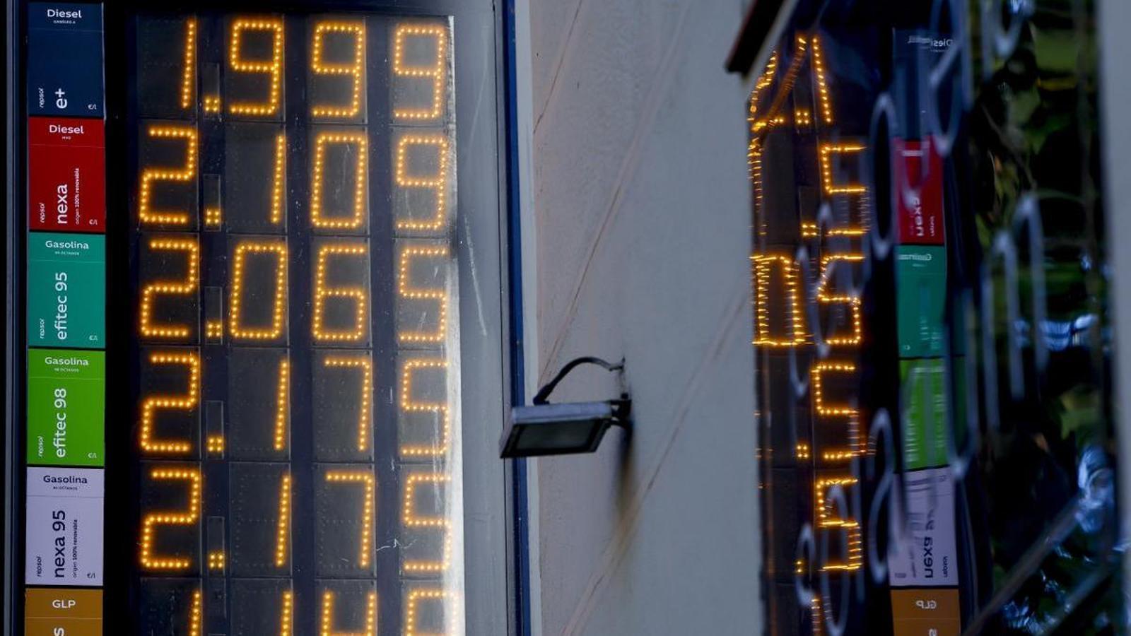 İspanya'da Akaryakıt Fiyatları Zirveye Tırmandı: 12 Haftalık Kesintisiz Artış ve