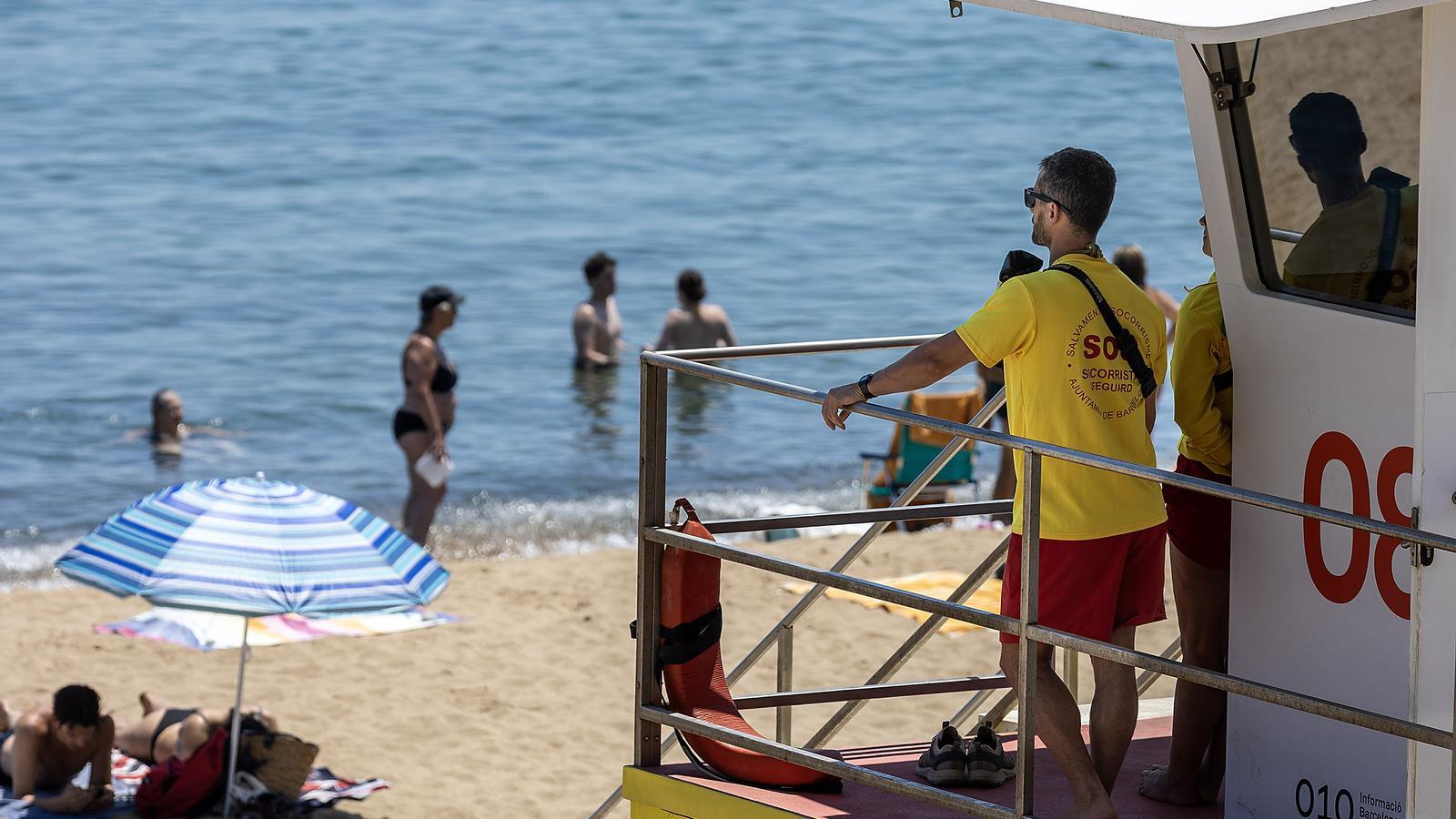 Cunit Plajı'nda Kırmızı Bayrağa Rağmen Trajik Boğulma: Güvenlik Uyarıları Neden Göz