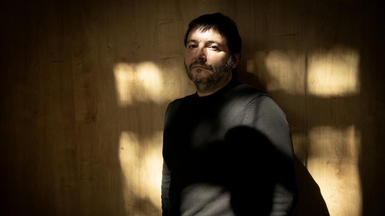 Carles Rebassa'dan Sarsıcı Çıkış: Katalanca Edebiyatın Tutkusunu Küçümsemeyin