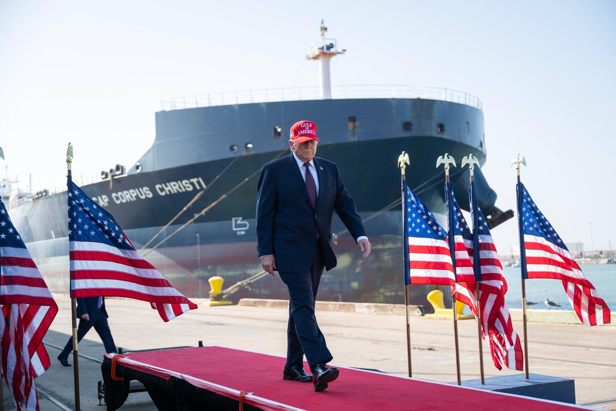 Trump'ın İran Haberlerine Tepkisi: Medya Savaşı ve Hürmüz Boğazı Gerilimi