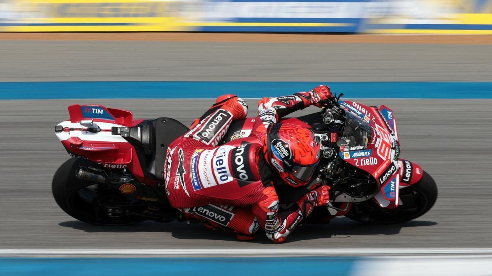 Marc Márquez'in Şampiyonluk Rüyasına Şok Başlangıç: Yeni Rakip Bezzecchi Sahada!