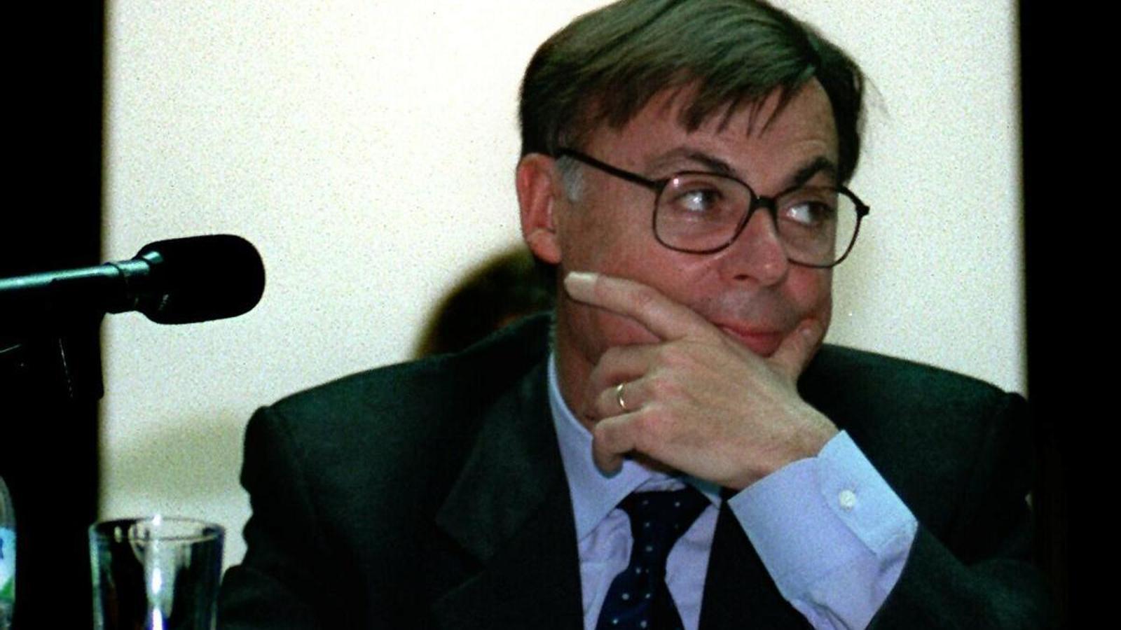 Katalan Akademisi ve Siyasetinin Önemli İsmi Carles Solà Vefat Etti