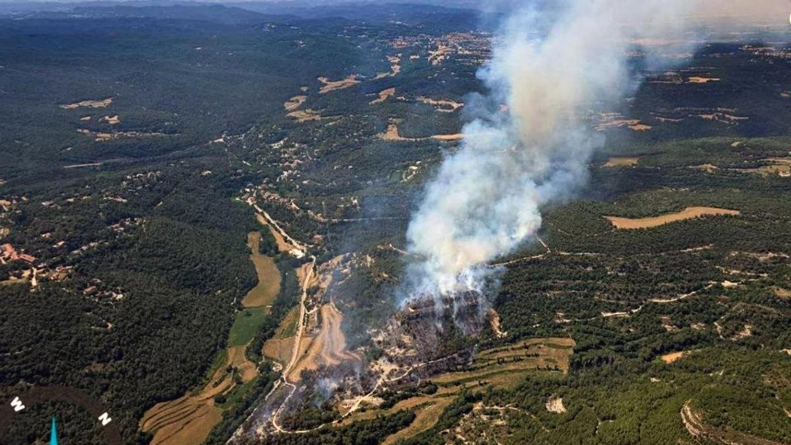 Katalonya'da Orman Yangını Alarmı: Sant Quirze Safaja Sakinleri Karantinaya Alındı
