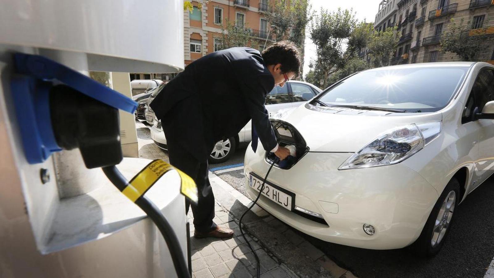 Katalonya'da Elektrikli Araç Devrimi: Her Dört Satıştan Biri Elektrikli!