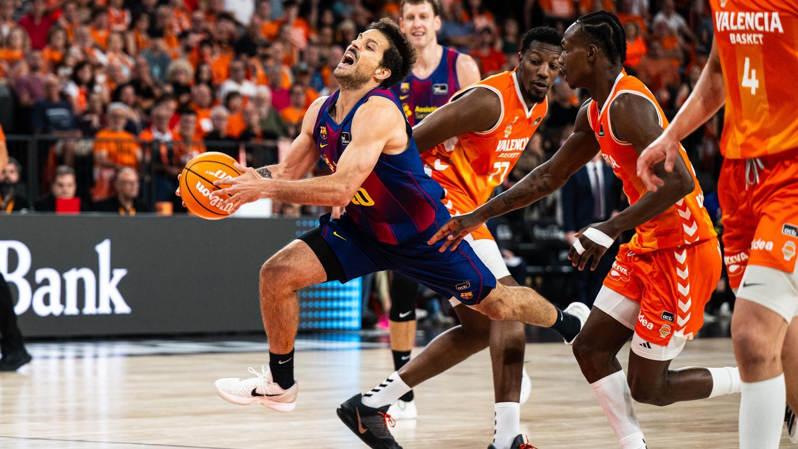 Barcelona Basket Valensiya'da Çöktü: Final Serisinde Durum Eşitlendi!