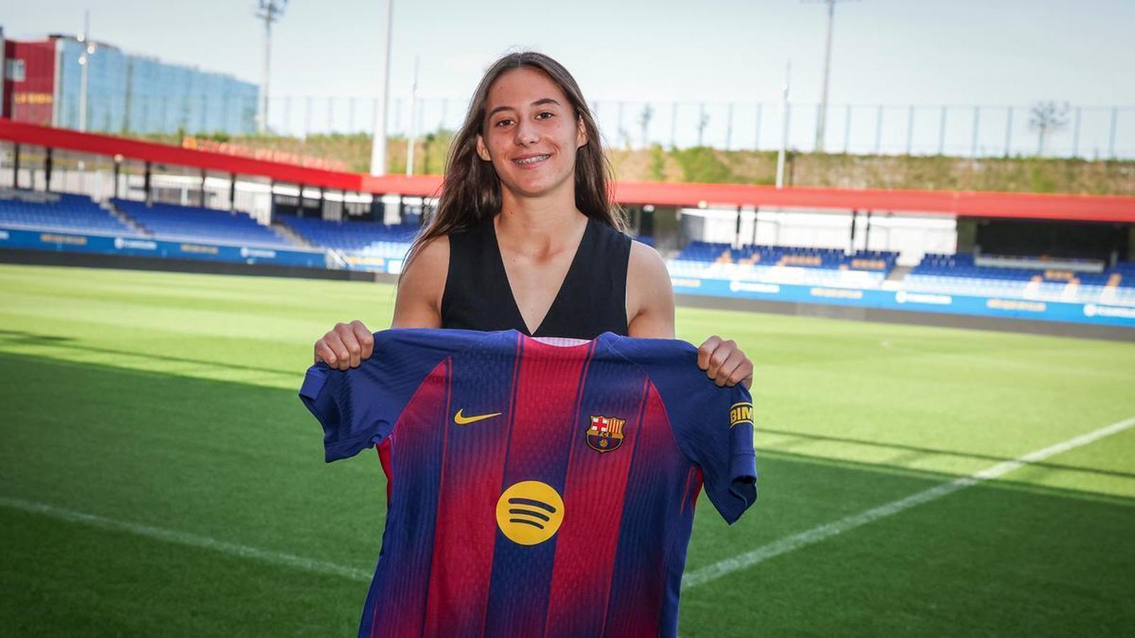 Barselona'nın Sahadaki Yeni Rosalía'sı: Genç Yetenek Domínguez Göz Kamaştırıyor