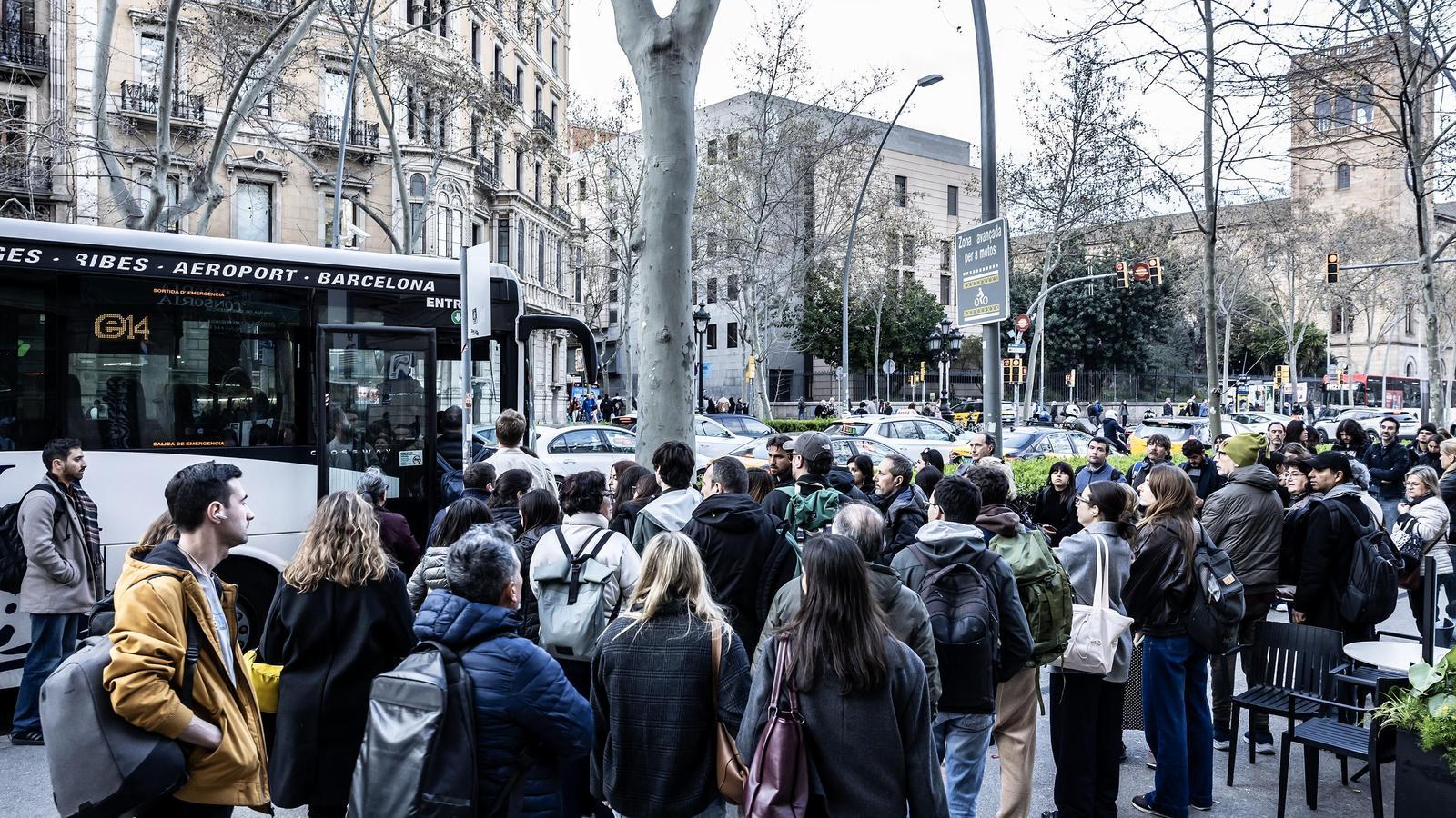 Barselona'da Ulaşım Krizi: Katalan Hükümeti Yeni Otobüs İstasyonları Talep Ediyor