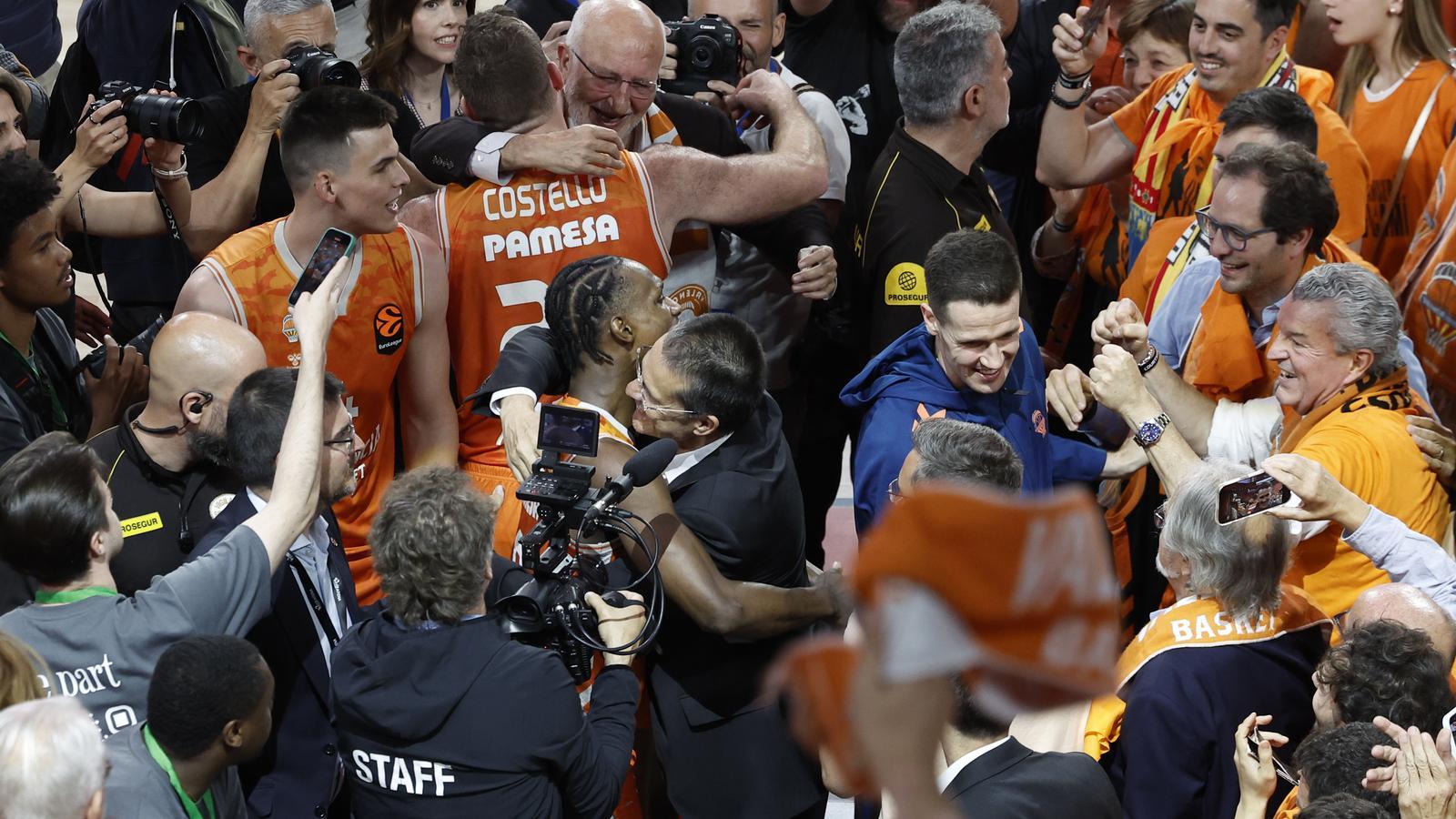 EuroLeague'de Tarih Yazan Katalan Kurt Hoca: Pedro Martínez'in Zaferi