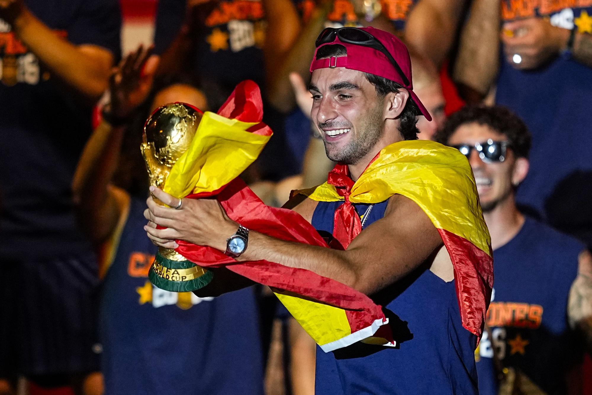 Ferran Torres'in Tartışmalı Egosu: Barcelona'daki Geleceği ve Hansi Flick'in "Limonları"