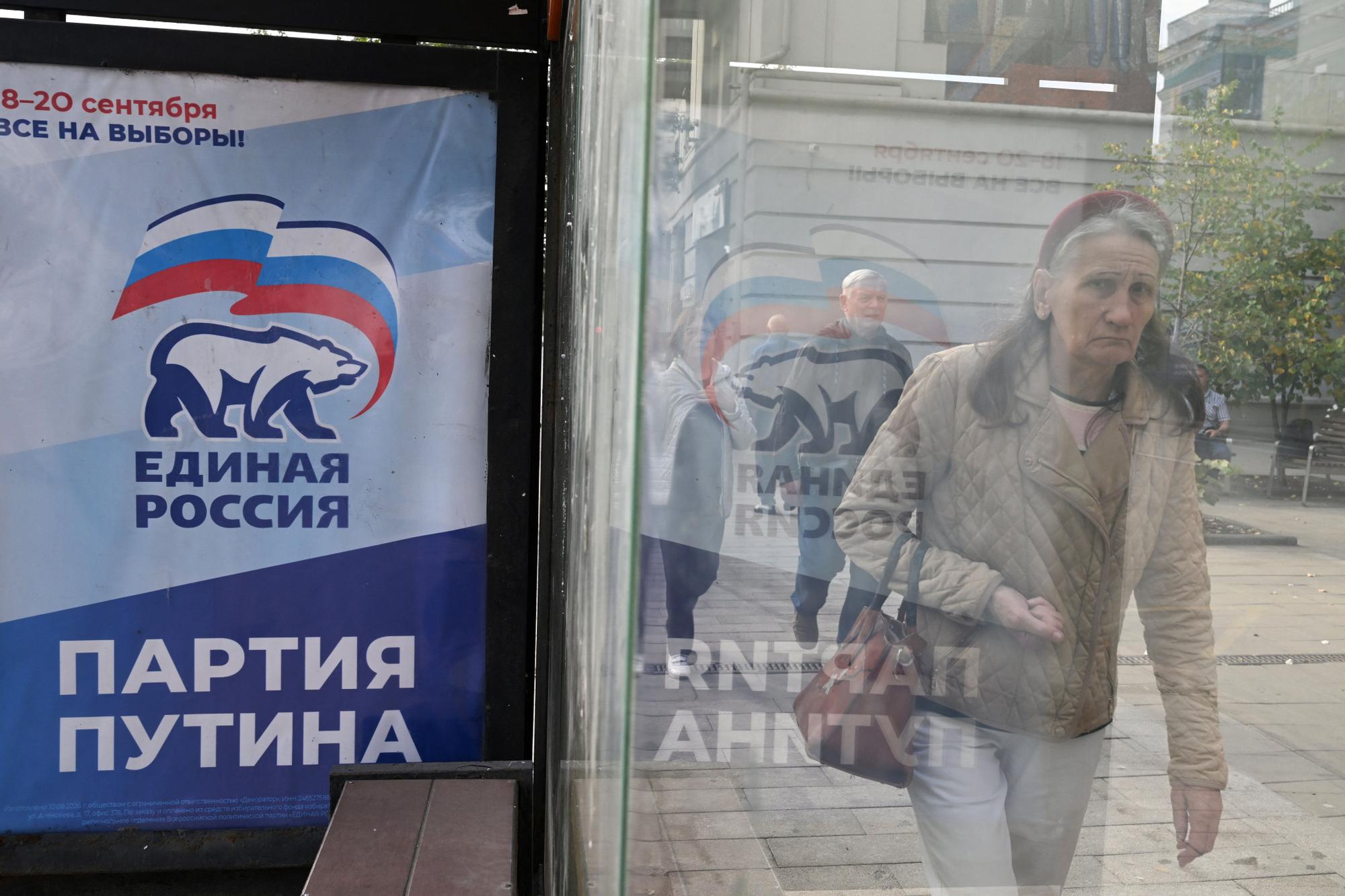 Rusya'da Seçimler: Putin'in Popülaritesi Sorgulanırken Demokrasi Gölgede