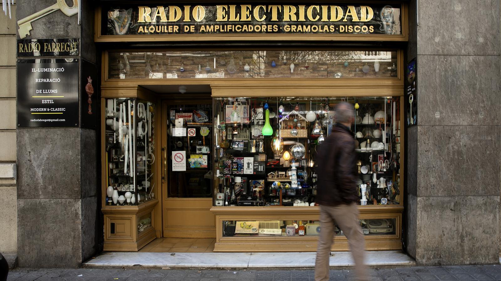 Barselona'da Bir Zaman Kapsülü: Akkor Ampulün Direnişi ve Mirası