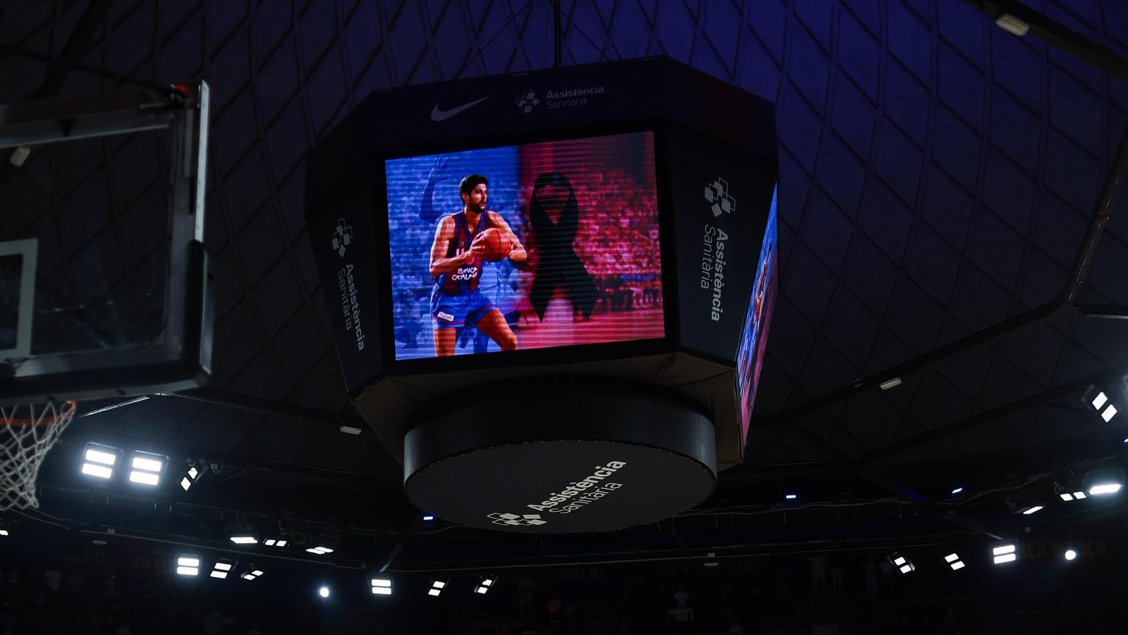 Palau Blaugrana'da Duygusal Anlar: Barça, Efsane Piculín Ortiz'i Anarken Burgos'u Yendi