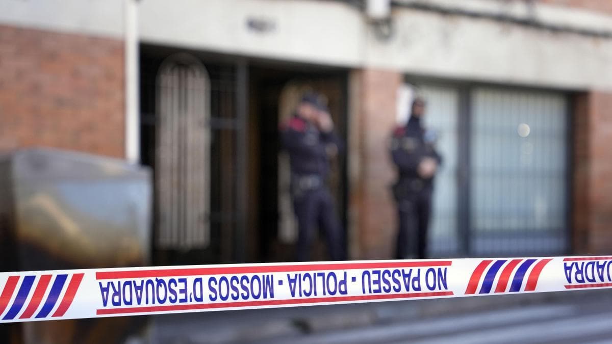 Manlleu'da Yangında Ölen Dört Öğrenci Okulda Yasa Boğdu